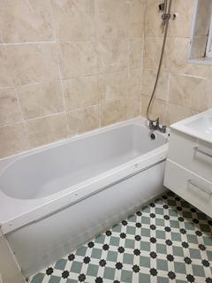 5 bedroom terraced house to rent, Yarnacott, Southend-on-Sea, Essex, ss3