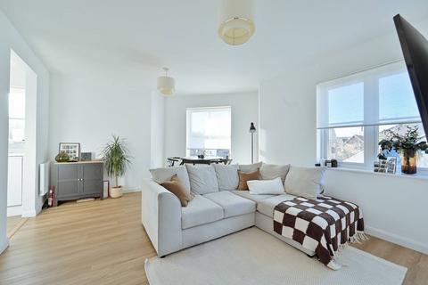 2 bedroom flat to rent, Fourdrinier Way, HP3, Hemel Hempstead, HP3