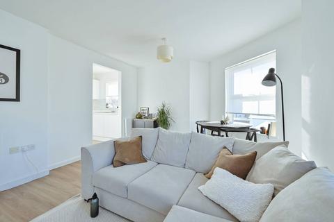 2 bedroom flat to rent, Fourdrinier Way, HP3, Hemel Hempstead, HP3