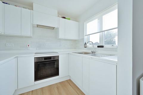2 bedroom flat to rent, Fourdrinier Way, HP3, Hemel Hempstead, HP3