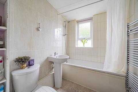 1 bedroom flat for sale, Thirlmere Gardens, Northwood, HA6