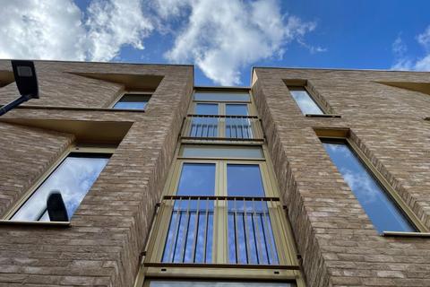 2 bedroom apartment to rent, Apt 3 :: The Quarters