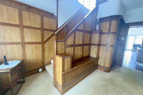 4 bedroom semi-detached house for sale, Harries Avenue, Llanelli