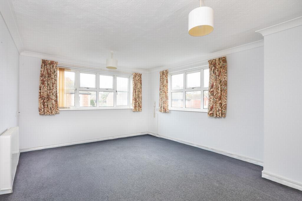 Sitting/dining room