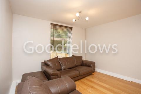 3 bedroom house to rent, Bordesley Road, Morden SM4