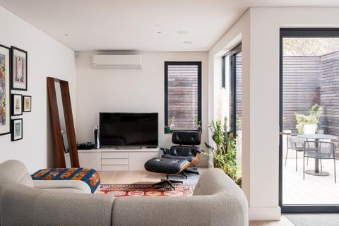 2 bedroom terraced house for sale, Hawley Mews, London NW1