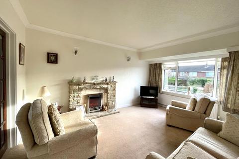 3 bedroom semi-detached house for sale, Briarlyn Avenue, Huddersfield, HD3