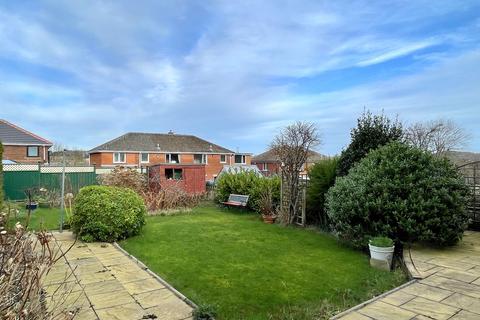 3 bedroom semi-detached house for sale, Briarlyn Avenue, Huddersfield, HD3