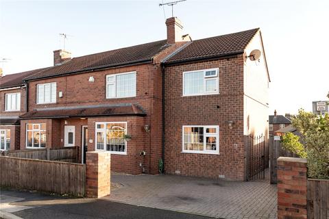 3 bedroom end of terrace house for sale, Merton Avenue, Farsley, Pudsey, West Yorkshire
