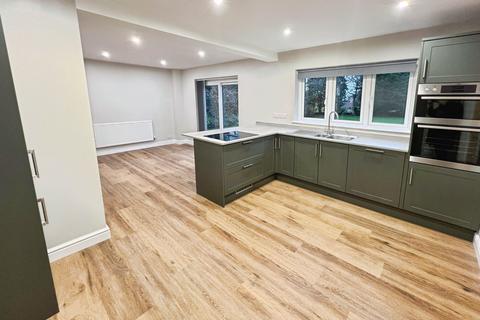 4 bedroom detached house to rent, Church Lane, Welby, NG32