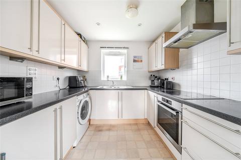 2 bedroom apartment for sale, Reynolds Avenue, Redhill, Surrey