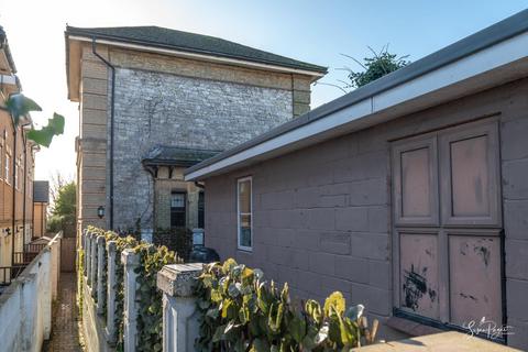 2 bedroom townhouse for sale, 65, Park Road, Ryde