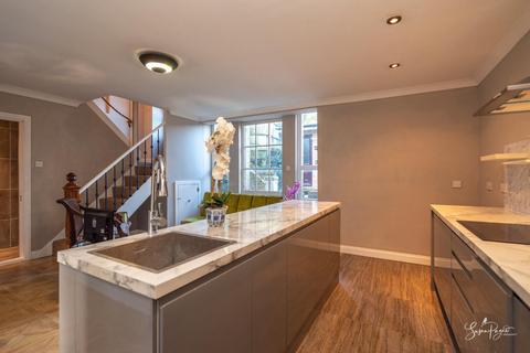 2 bedroom townhouse for sale, 65, Park Road, Ryde