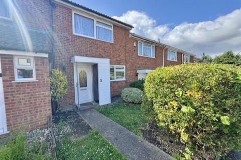 3 bedroom terraced house to rent, Alfriston Close, Luton, LU2 8QZ
