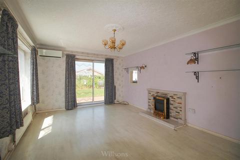 2 bedroom detached bungalow for sale, Ancaster Avenue, Chapel St. Leonards, Skegness