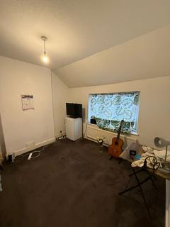 2 bedroom flat to rent, Hilliard Road, Northwood HA6