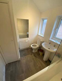 2 bedroom flat to rent, Hilliard Road, Northwood HA6