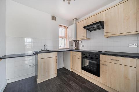 3 bedroom flat for sale, Whitchurch