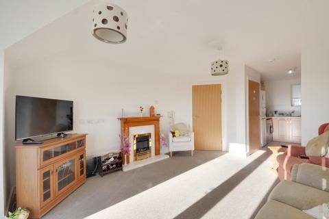 1 bedroom apartment for sale, at Alexandra Place, Southlake Crescent, Reading RG5