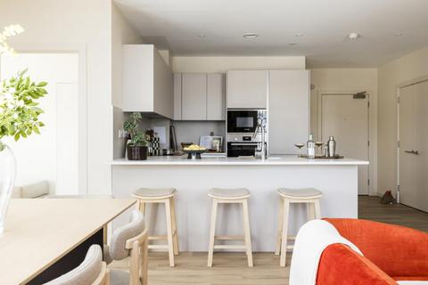 3 bedroom apartment to rent, at Momento Hayes, 4, Masonry Place UB3