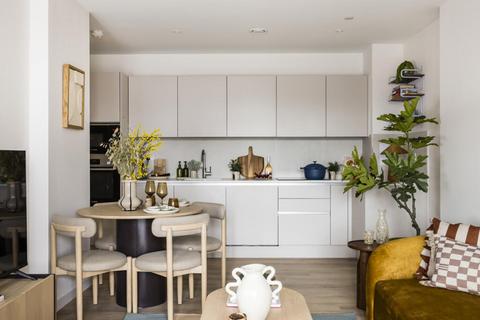 2 bedroom apartment to rent, at Momento Hayes, 4, Masonry Place UB3