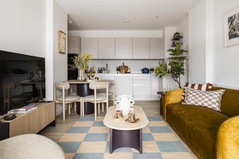 2 bedroom apartment to rent, at Momento Hayes, 4, Masonry Place UB3