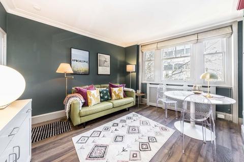 undefined, Gray's Inn Road, London WC1X