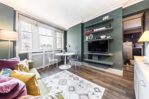 undefined, Gray's Inn Road, London WC1X