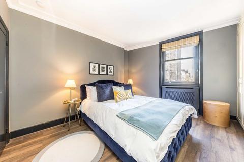 undefined, Gray's Inn Road, London WC1X