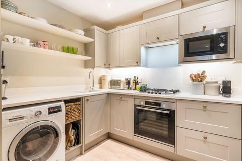 3 bedroom flat for sale, Eccleston Square, London SW1V
