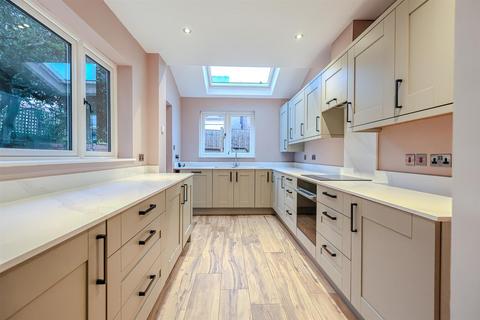 4 bedroom semi-detached house for sale, Victoria Road, Nottingham