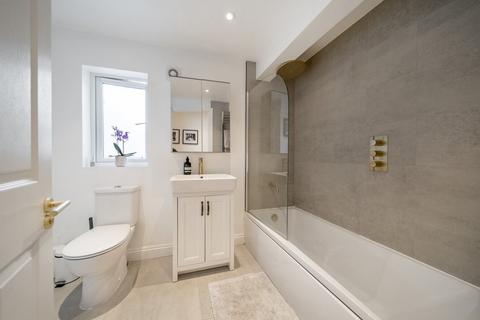 2 bedroom flat for sale, Earlsfield Road, Earlsfield, SW18