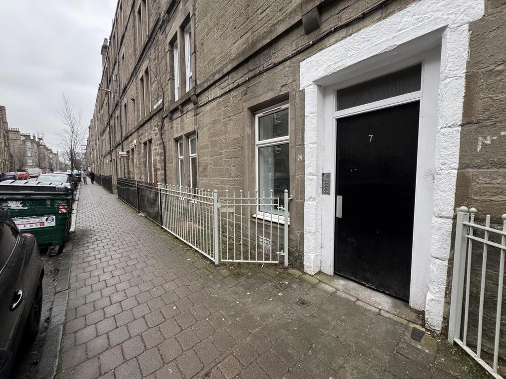 7 G/L Park Avenue Dundee DD4 6 PL