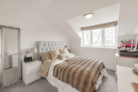 1 bedroom flat for sale, Wells Place, Earlsfield, London, SW18