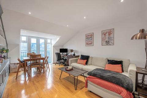 1 bedroom flat for sale, Wells Place, Earlsfield, London, SW18