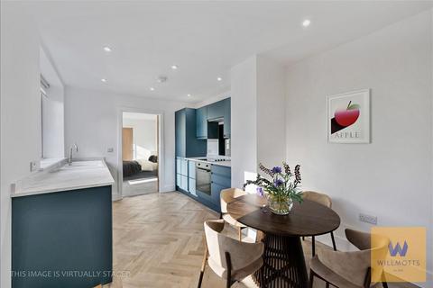 undefined, High Street, Thames Ditton, KT7