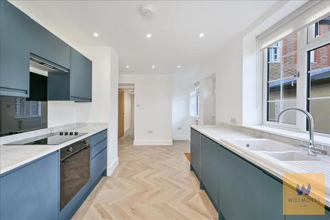 undefined, High Street, Thames Ditton, KT7