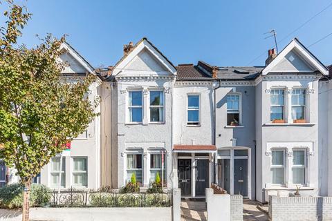 3 bedroom flat for sale, Lydden Grove, Earlsfield, London, SW18