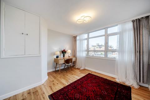 2 bedroom flat for sale, Kersfield Road, London, SW15
