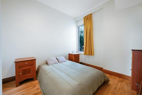 undefined, Queens Road, London SW19