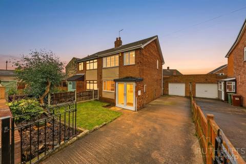 3 bedroom semi-detached house for sale, Moor Top Avenue, Pontefract WF7