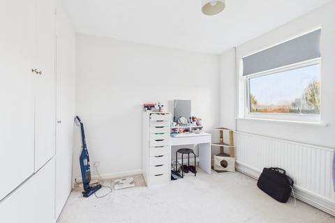 2 bedroom flat for sale, White House Close, Basingstoke, RG22