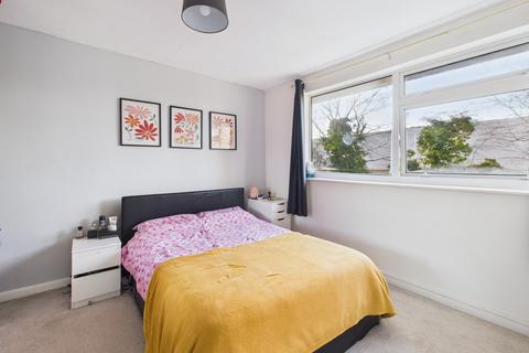 2 bedroom flat for sale, White House Close, Basingstoke, RG22