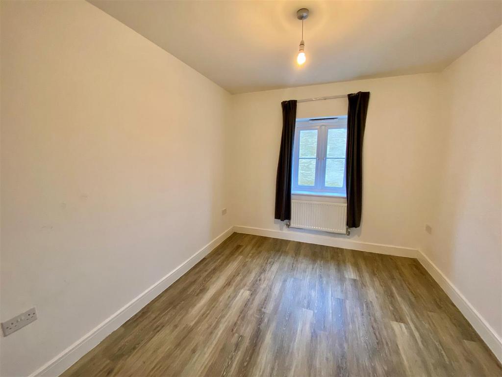 1 hc bedroom.jpg