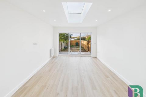 3 bedroom end of terrace house for sale, Coronation Road, Milton Keynes MK11