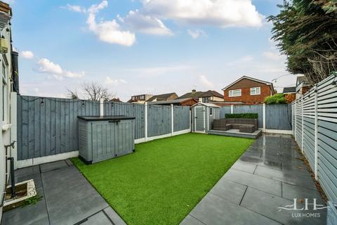 2 bedroom end of terrace house for sale, Wolseley Road, Romford