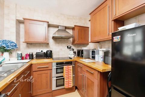 1 bedroom apartment to rent, Bishops Court Greenhithe DA9 9PX