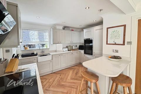 5 bedroom link detached house to rent, Tilmans Mead Farningham DA4