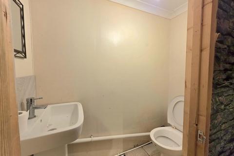 4 bedroom semi-detached house for sale, Willesby Road, Spalding