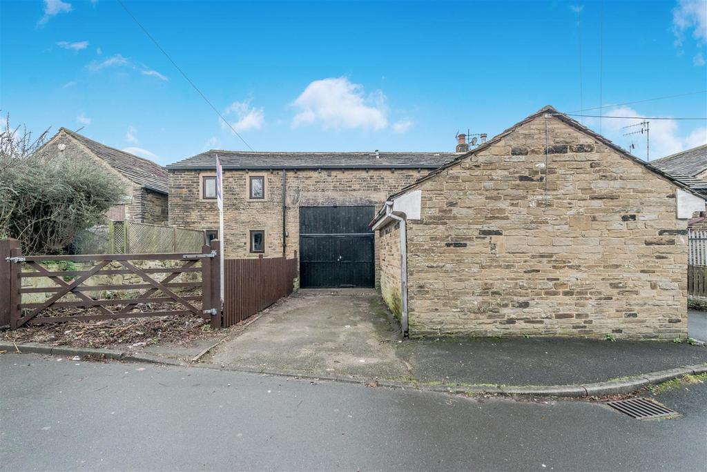 Off Street Parking / Driveway / Garage